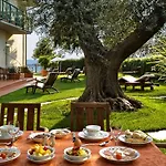 فندق Campagnola باردولينو